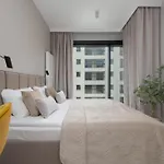 Towarowa Towers Prestigious With Ac & Parking In By Renters Prestige Apartamento Varsóvia