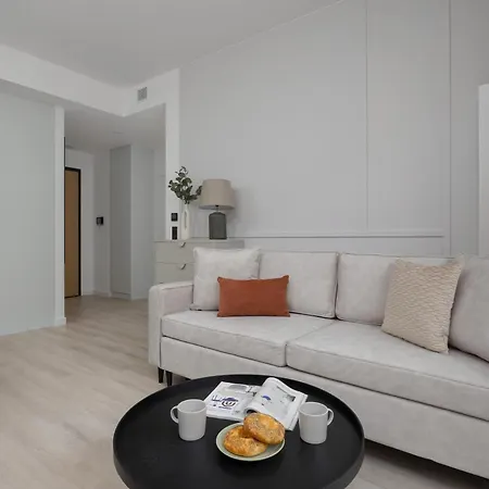 Towarowa Towers Prestigious With Ac & Parking In By Renters Prestige