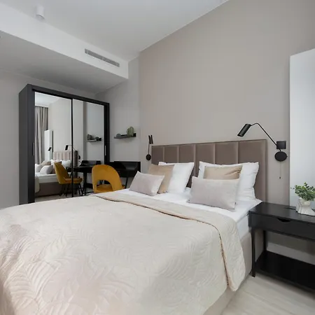 Towarowa Towers Prestigious With Ac & Parking In By Renters Prestige * 华沙