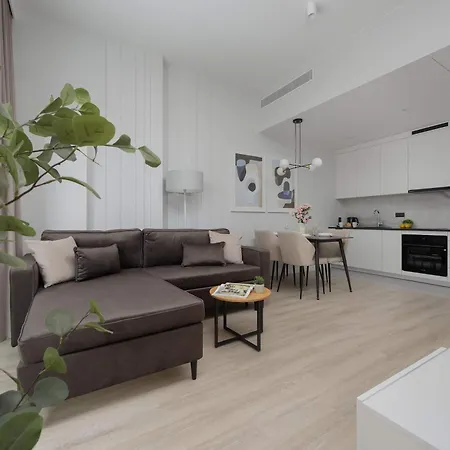 Towarowa Towers Prestigious With Ac & Parking In By Renters Prestige Appartement