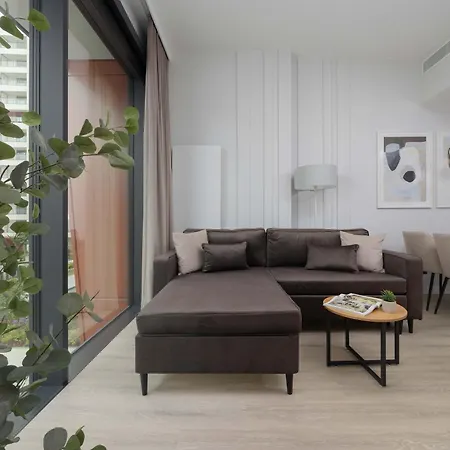 Towarowa Towers Prestigious With Ac & Parking In By Renters Prestige Lägenhet *