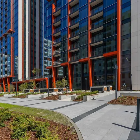 Lägenhet Towarowa Towers Prestigious With Ac & Parking In By Renters Prestige *