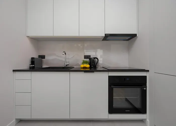 Towarowa Towers Prestigious With Ac & Parking In By Renters Prestige Apartment Warsaw